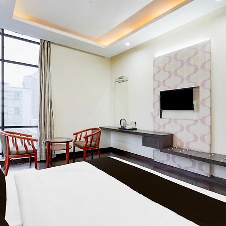 Super Townhouse Sector 51 Noida Near Metro Station Hotel Exterior photo