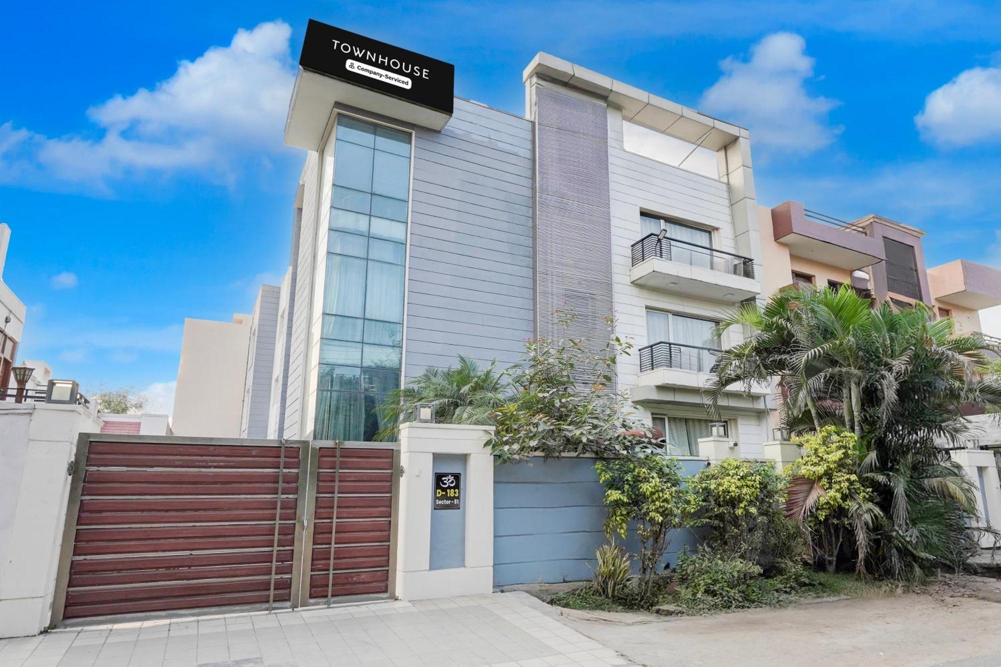 Super Townhouse Sector 51 Noida Near Metro Station Hotel Exterior photo